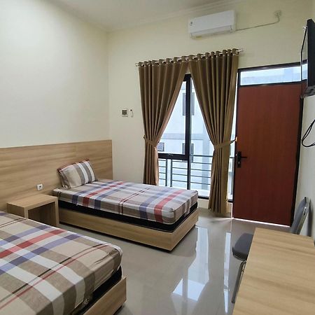 Tentrem Guesthouse Baru Pati Екстер'єр фото