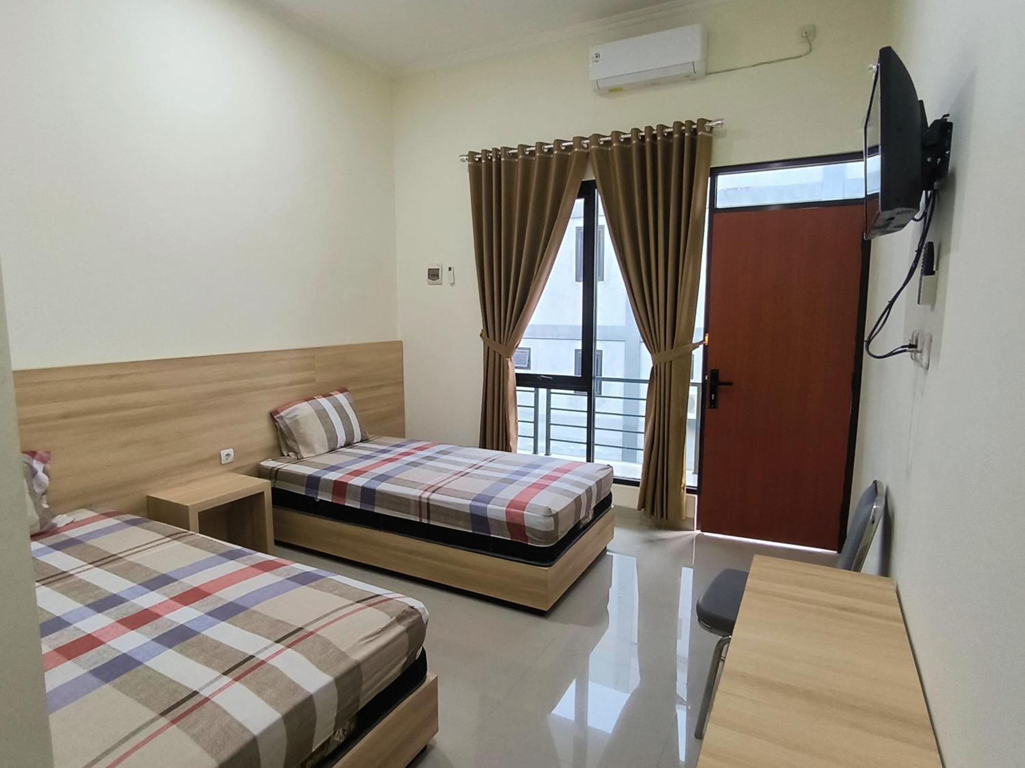 Tentrem Guesthouse Baru Pati Екстер'єр фото