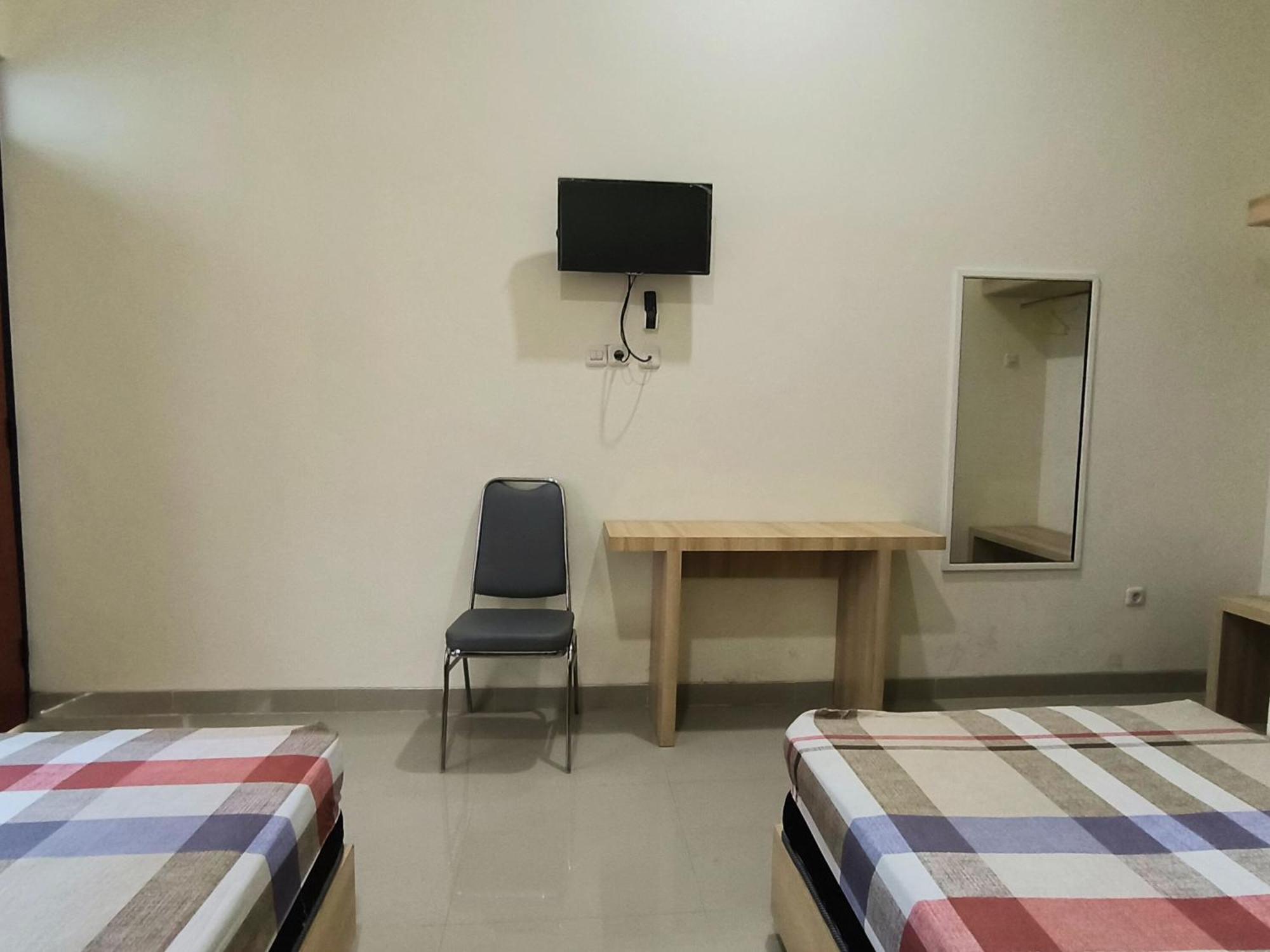 Tentrem Guesthouse Baru Pati Екстер'єр фото