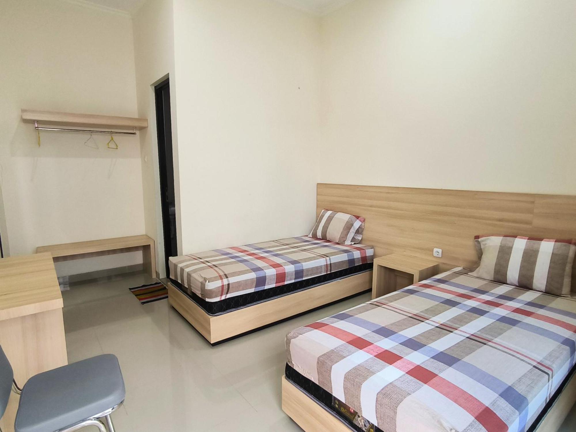Tentrem Guesthouse Baru Pati Екстер'єр фото