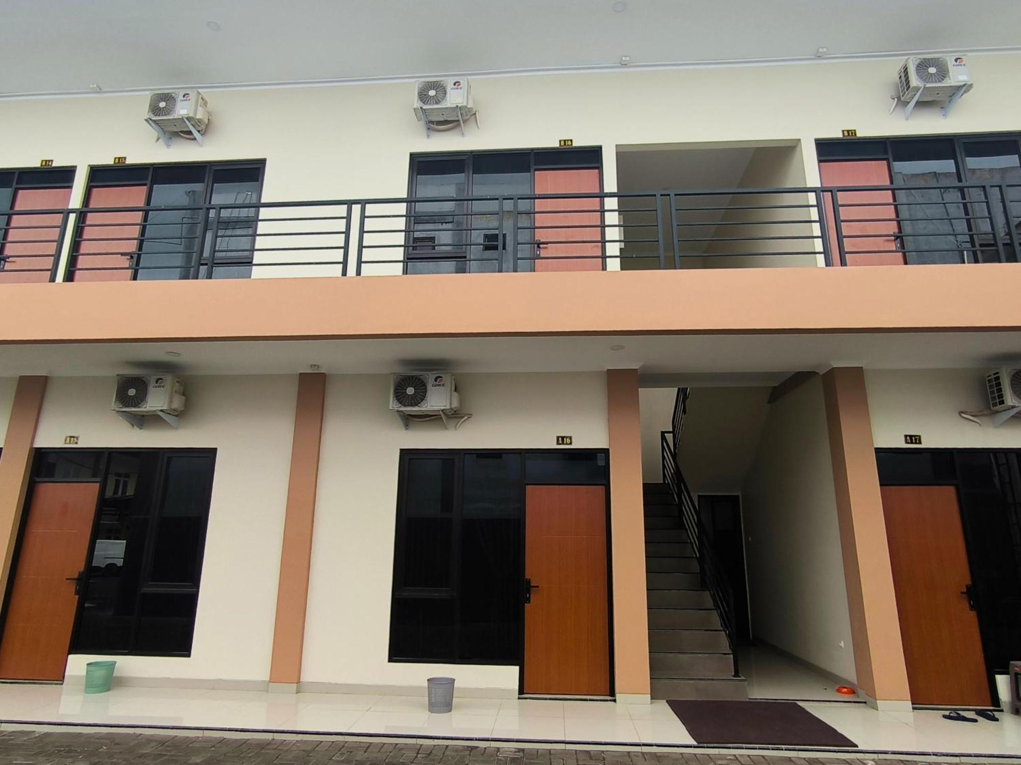 Tentrem Guesthouse Baru Pati Екстер'єр фото