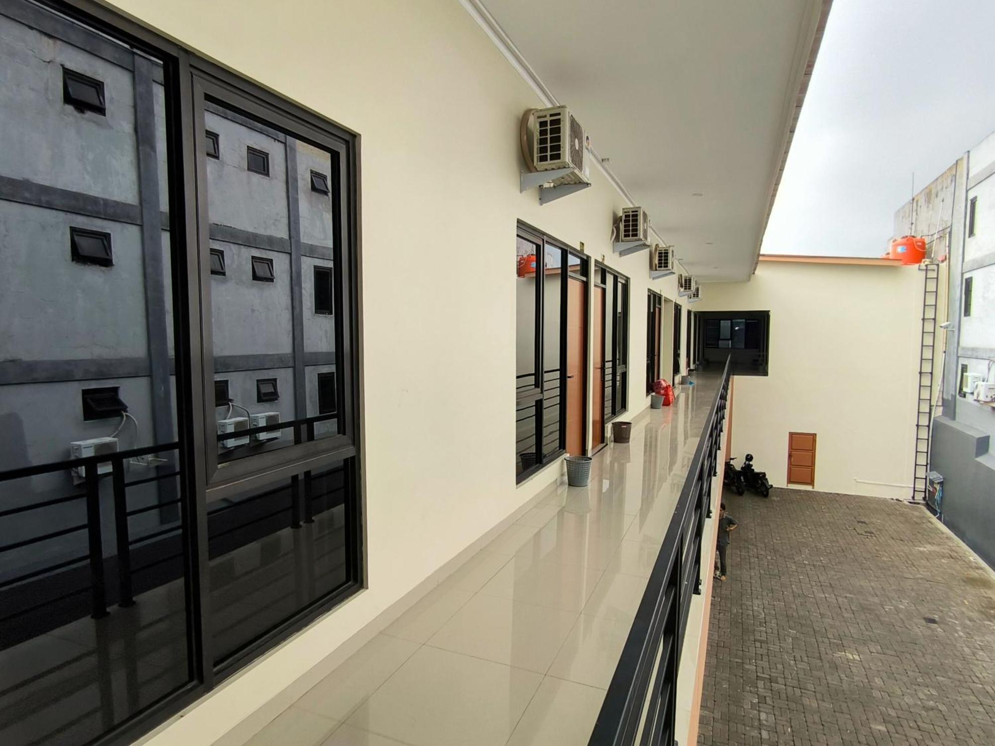 Tentrem Guesthouse Baru Pati Екстер'єр фото